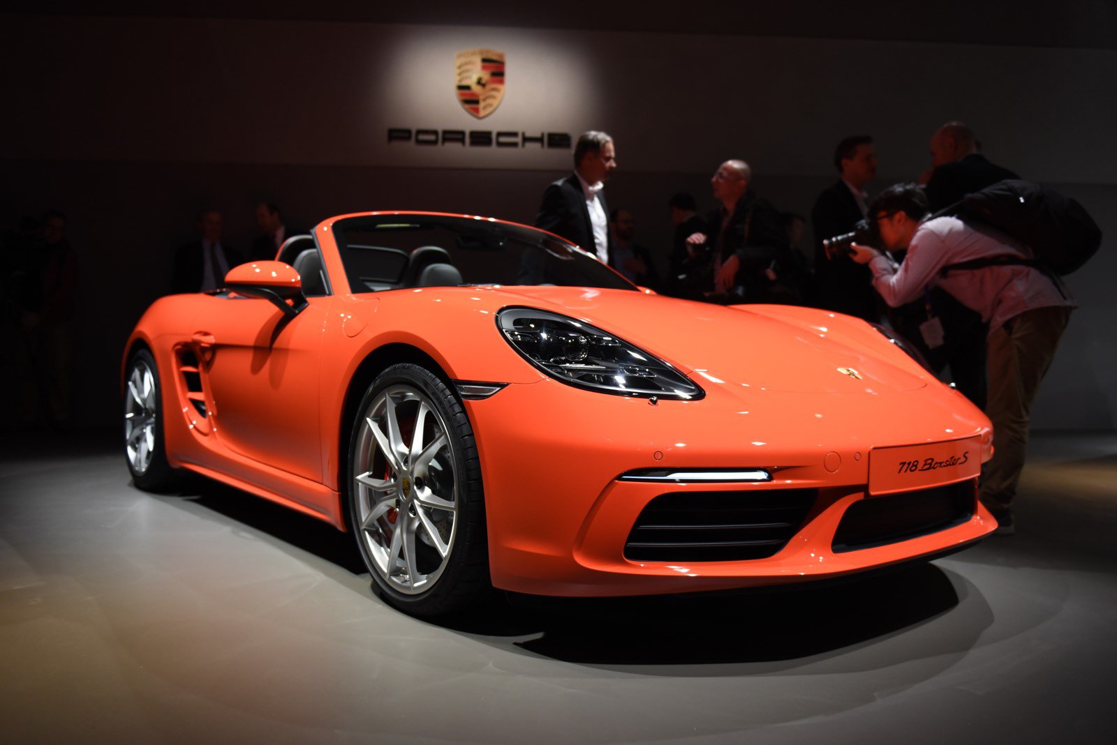 PORSCHE 718 BOXSTER E CAYMAN, NUOVI MOTORI E RIPOSIZIONAMENTO PREZZO